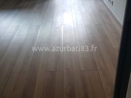 Pose de Parquet Flottant par AzurBati83 dans le Var