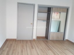 Pose de Parquet Flottant par AzurBati83 dans le Var