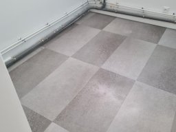 Pose de Parquet en Dalle par AzurBati83 dans le Var