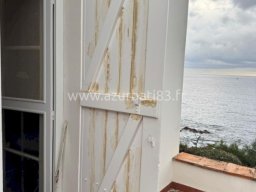 Réparation et peinture de volets en bois à Agay et Saint-Raphaël